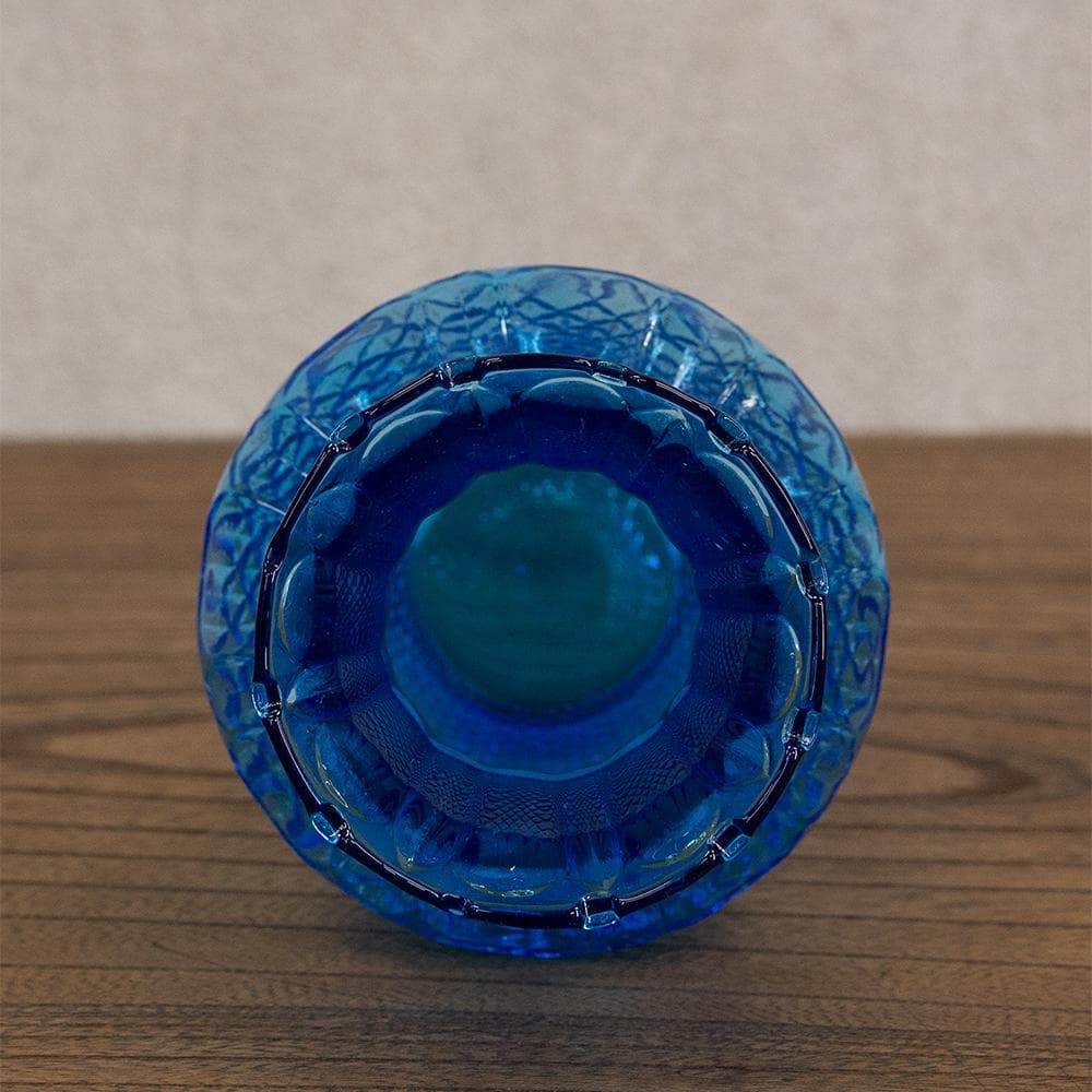 古いガラス　アンティーク　レトロ　青いガラス瓶　ダイヤモンドカット