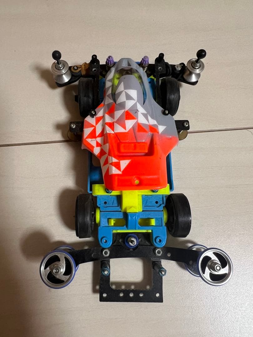 めちゃ早いです。ミニ四駆