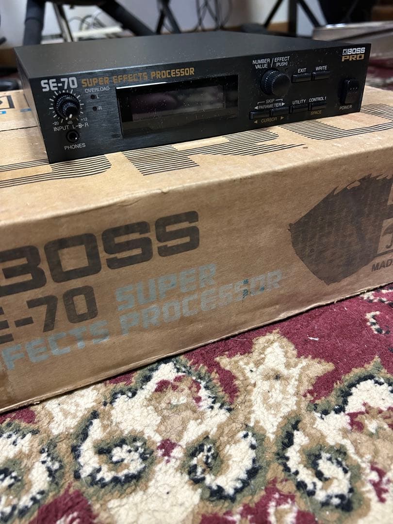 極美品　BOSS SE-70 スーパーエフェクトプロセッサー