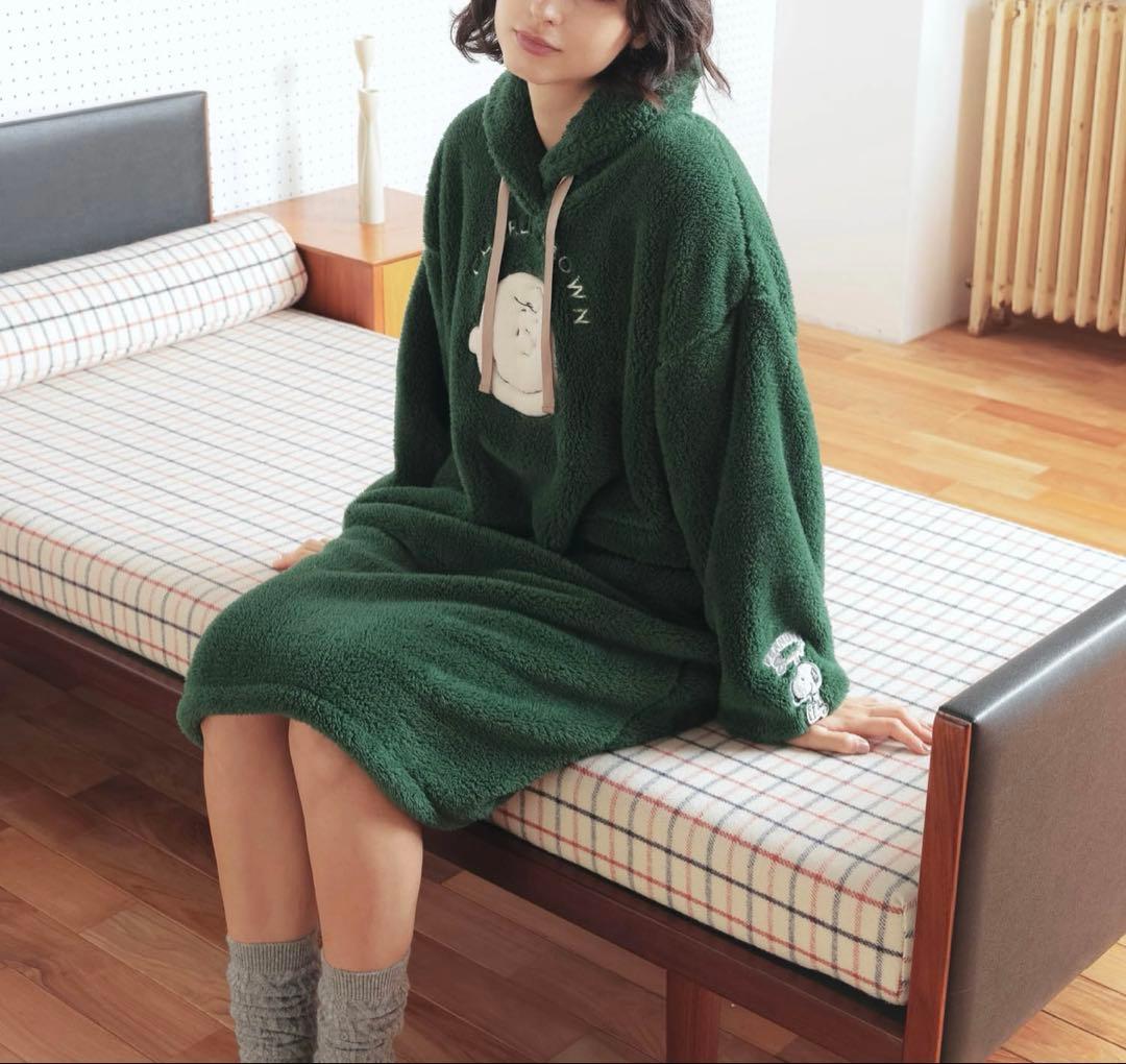 新品　ナルエー　ストレッチボアワンピース　スヌーピー　ルームウェア