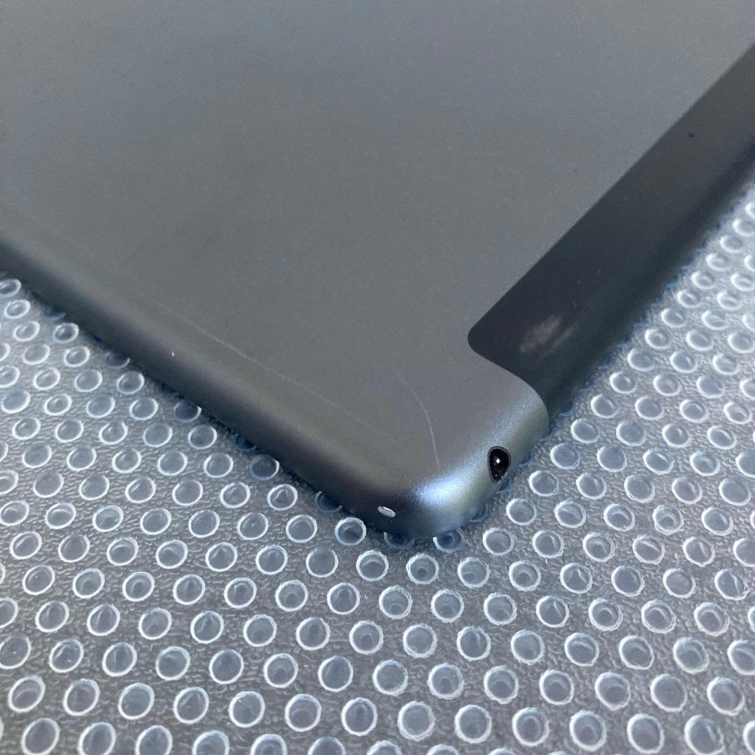 3588【早い者勝ち】電池良好☆iPad8 第8世代 32GB SIMフリー☆