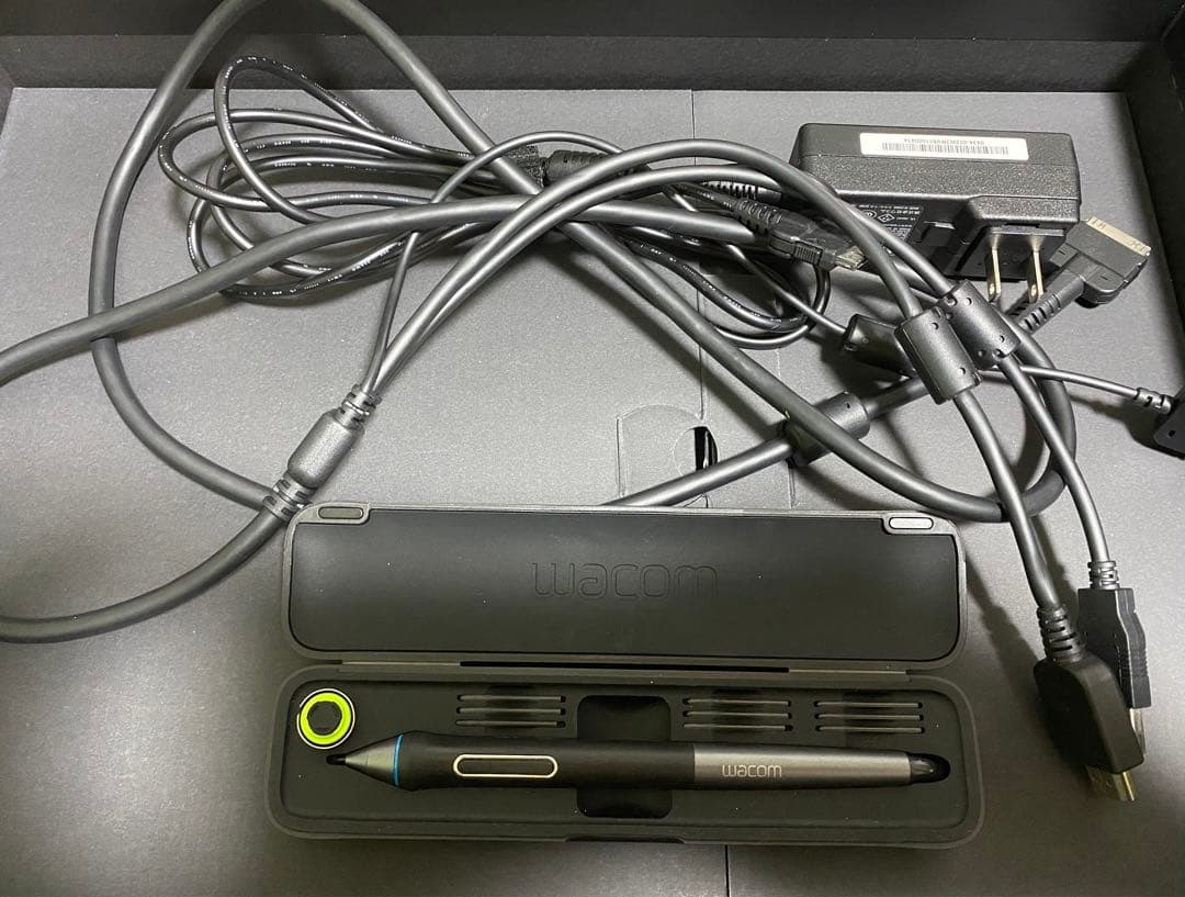 液タブ タブレット WACOM DTK-1301/K0