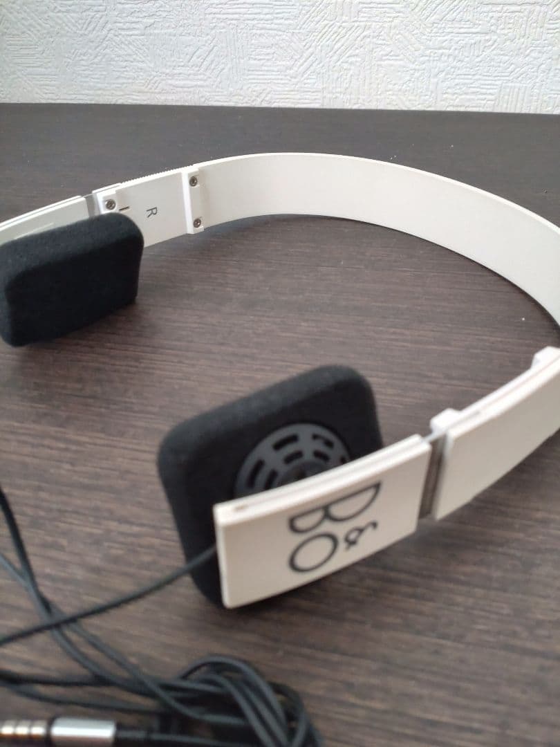 B&O バングアンドオルフセン Form 2i ホワイト