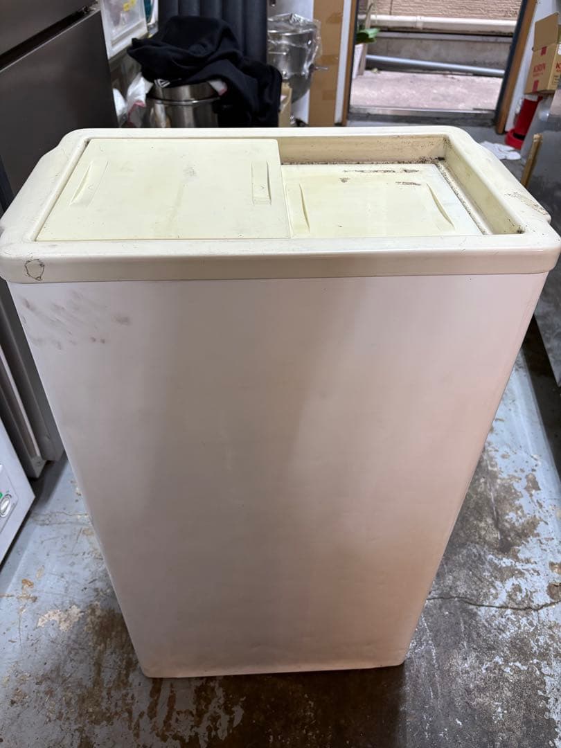 小型冷凍ストッカー　SANYO サンヨー　SCR-S44 冷凍庫