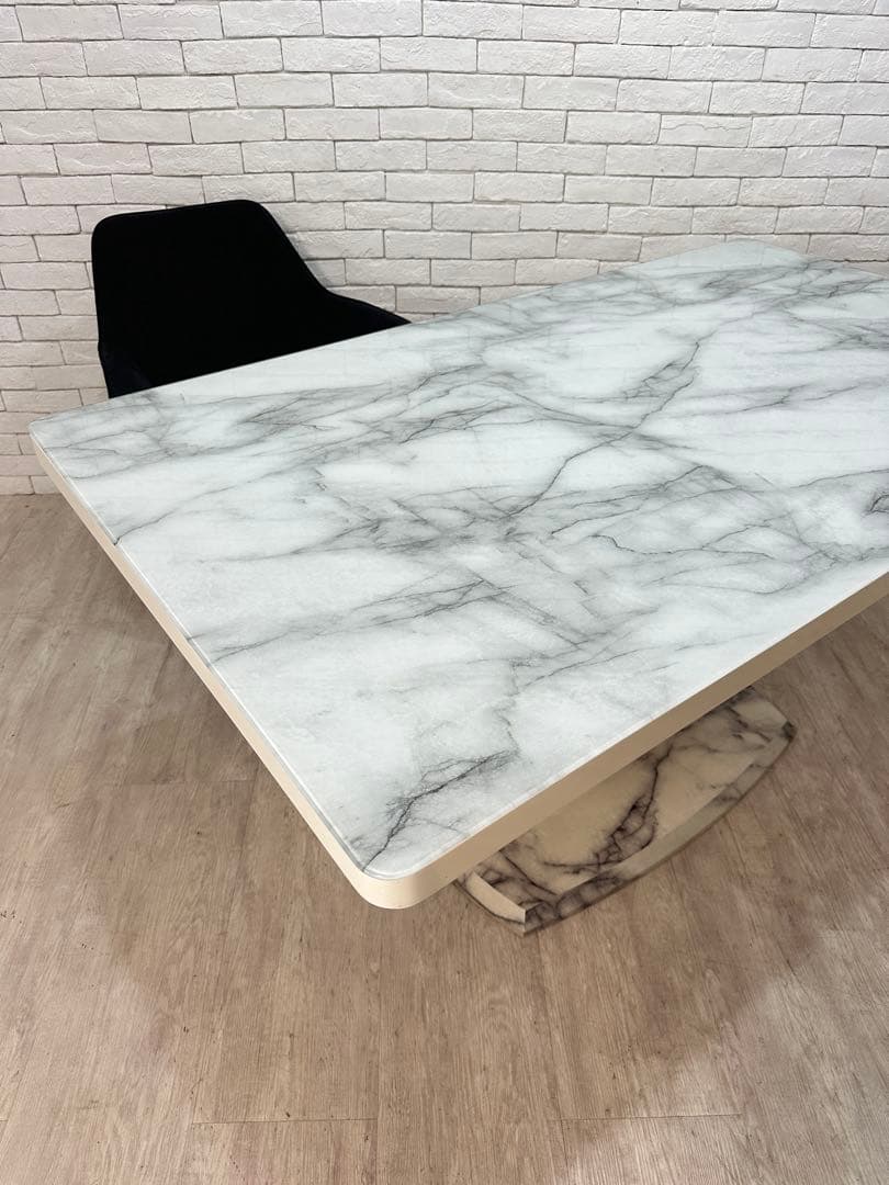 【東京都内23区送料無料】定価5万　大理石　ダイニング　テーブル　リビング　机