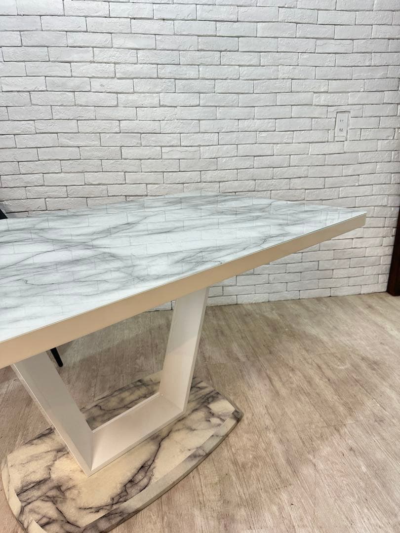 【東京都内23区送料無料】定価5万　大理石　ダイニング　テーブル　リビング　机