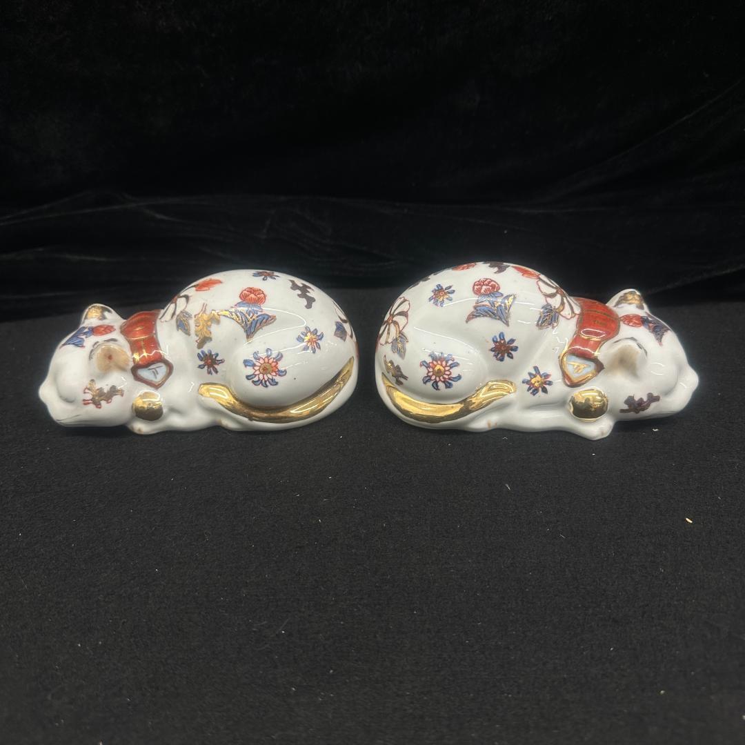 伊万里　猫　ネコ　ねこ　置物