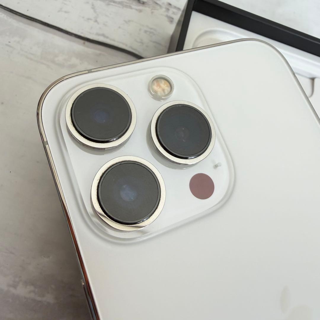 iPhone13Pro本体 1TB シルバー　SIMフリー