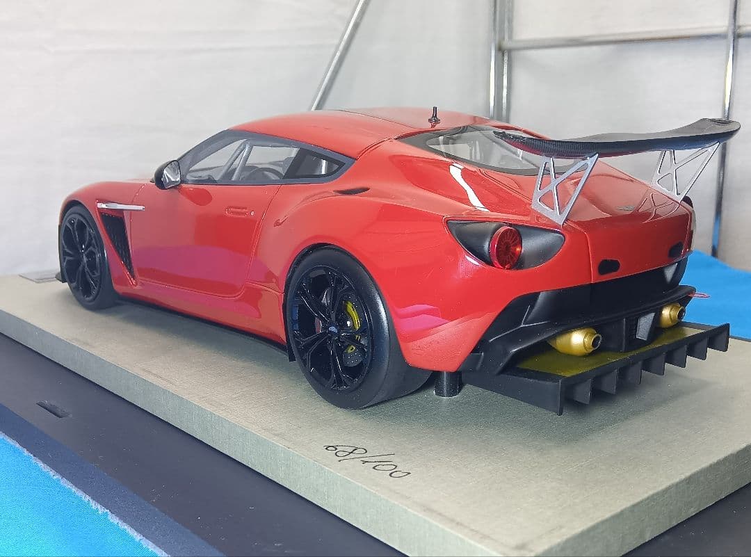 1/18 アストンマーチン V12 zagato テクノモデル 窓浮きあり