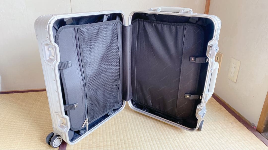 新品未使用メルセデスベンツ　アルミスーツケース