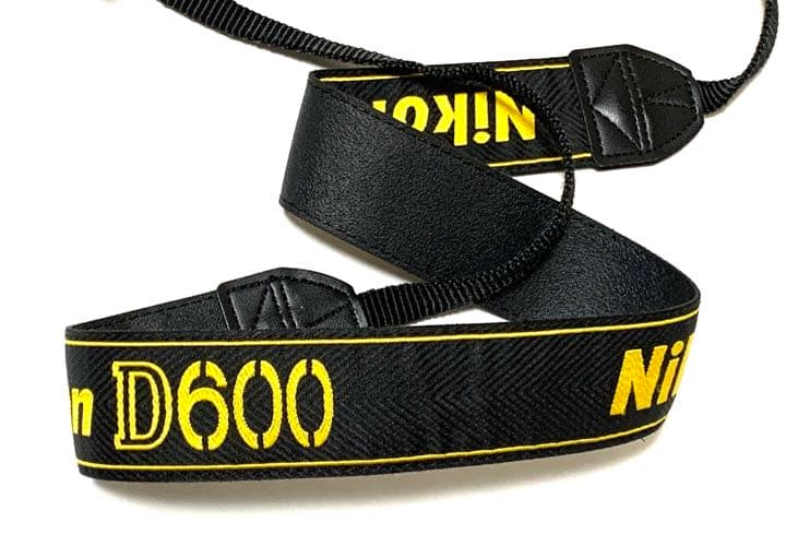 ◎撮影数5950回以下☆Nikon D600 ボディ　希少美品　FXフルサイズ