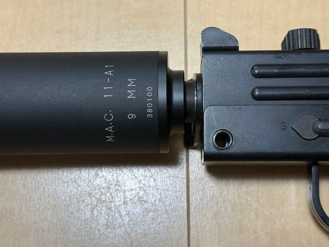 KSC イングラム M11　サイレンサー付　ガスブロ　ロングマシンガン