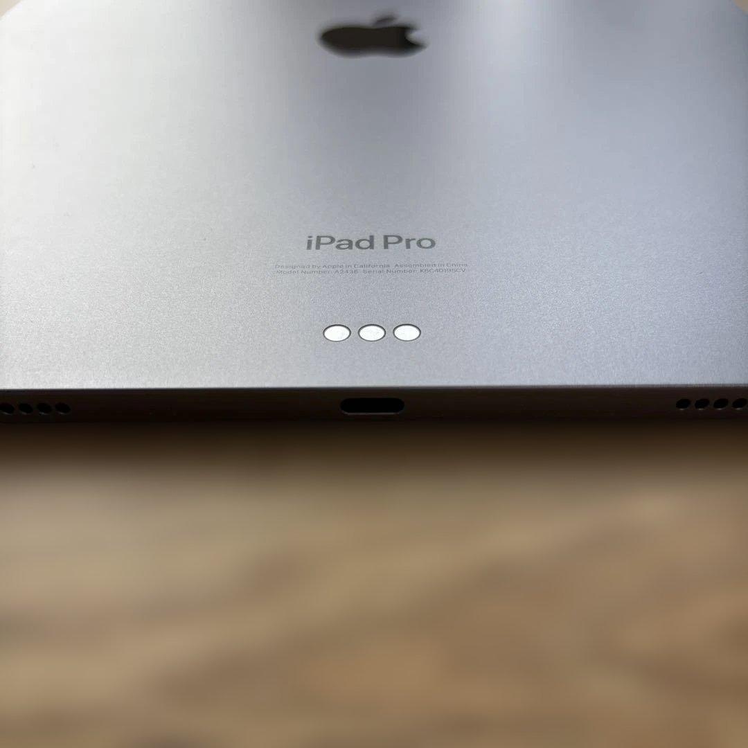 Apple iPad Pro 12.9インチとiPhone15のセット