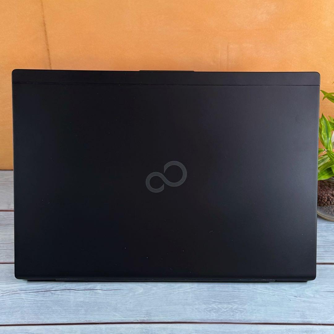 大特価❣️第8世代Corei5✨軽量薄型ノートPC☘️フルHD☘️SSD☘️Win11