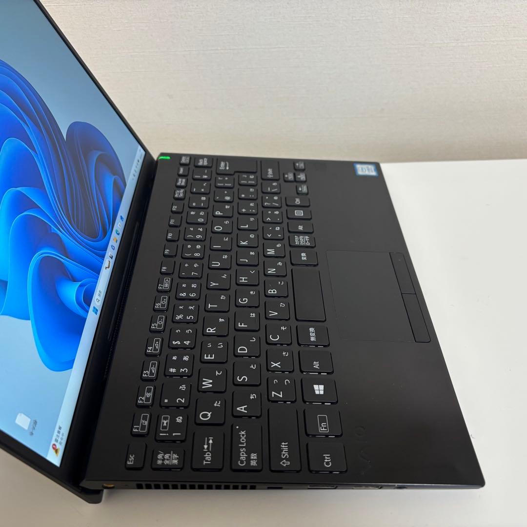 VAIO Pro 第8世代i5 8265-u SSD 256GB 8G