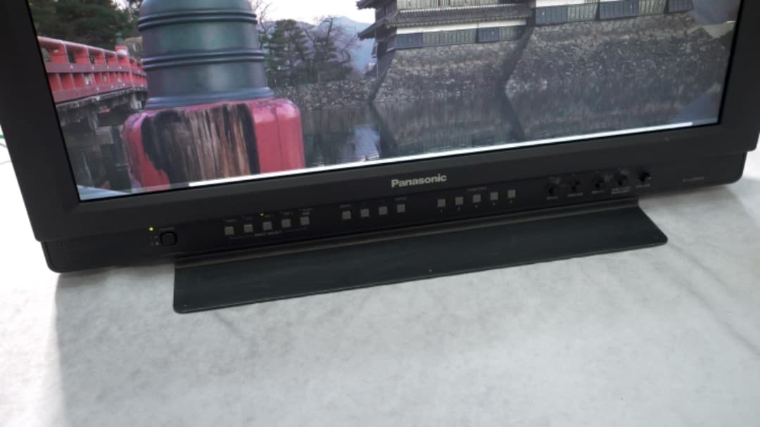 Panasonic 業務用モニター BT-LH2600W 中古品です。