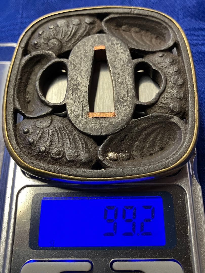 鍔　越前住記内作の銘　日本刀　時代物　貝　覆輪