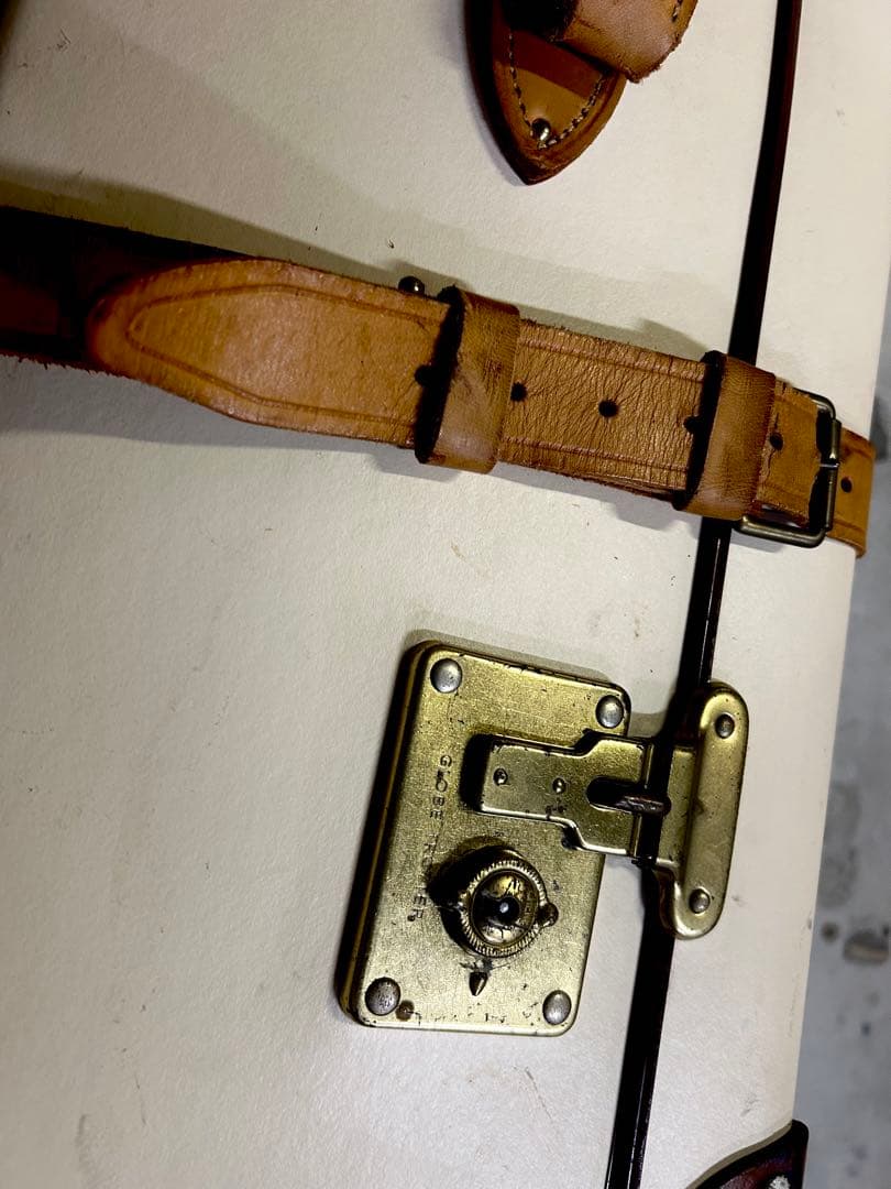 【定価45万円程】◆グローブトロッター人気のアイボリー/革バンド破れ