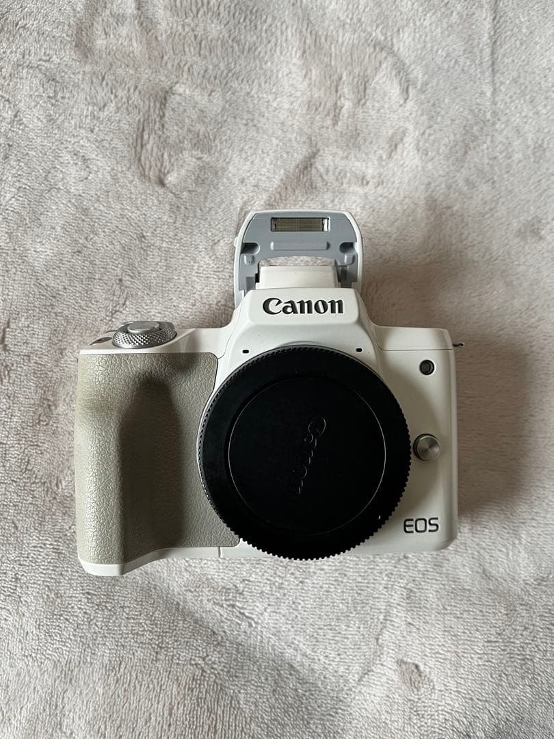 Canon EOS KISS M ミラーレスカメラ ホワイト　レンズ　セット