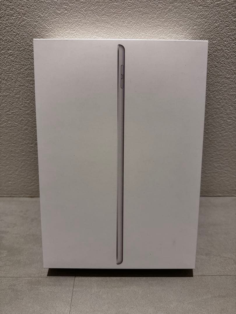 iPad (第8世代) シルバー 10.2インチ 本体