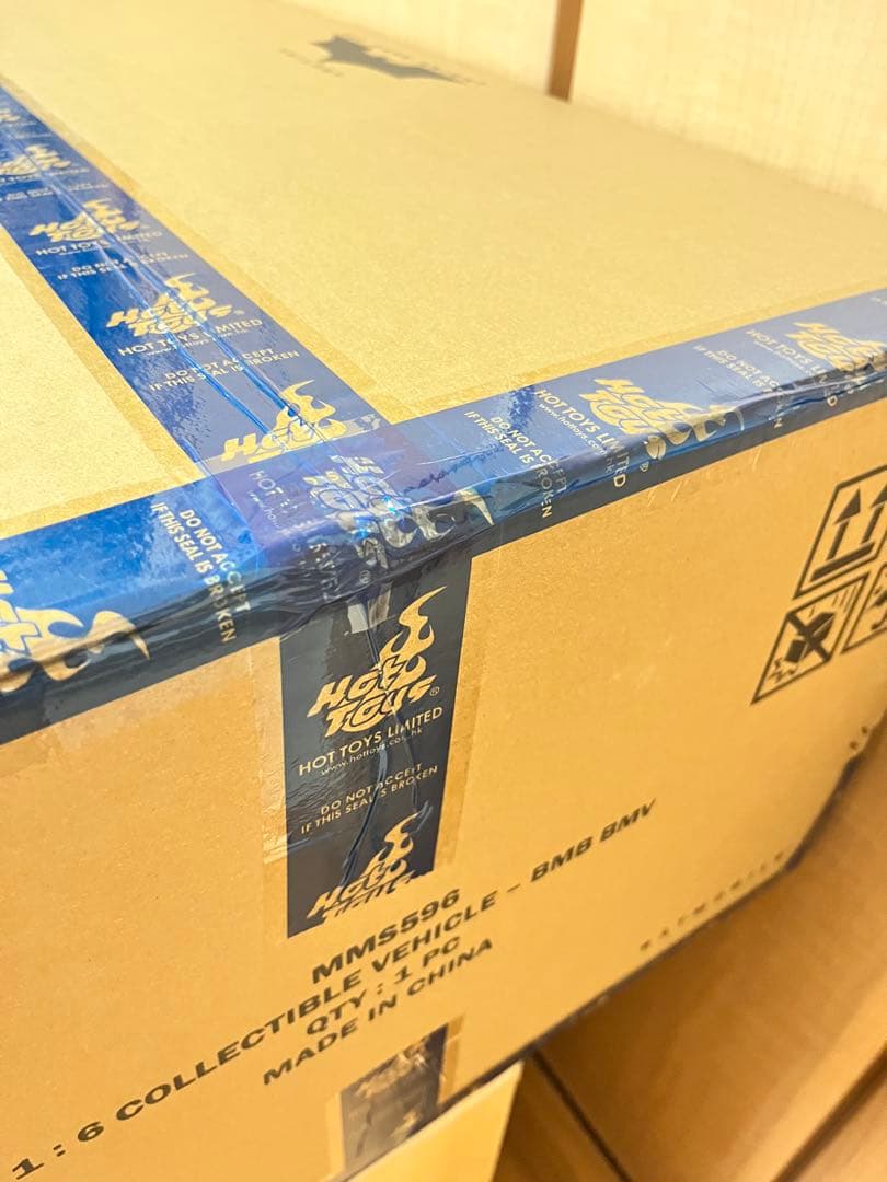 商品未開封　『バットマンビギンズ』バットモービルMMS596