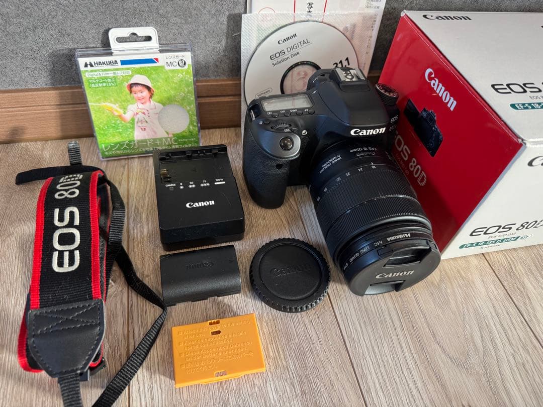 Canon EOS 80D 本体と付属品