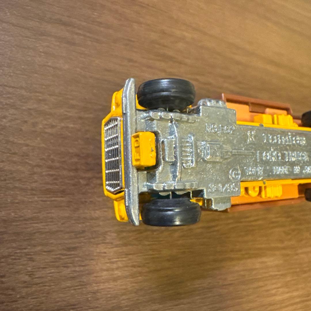 タータンです　トミカ フォードキャトルトラック 107 赤箱 日本製