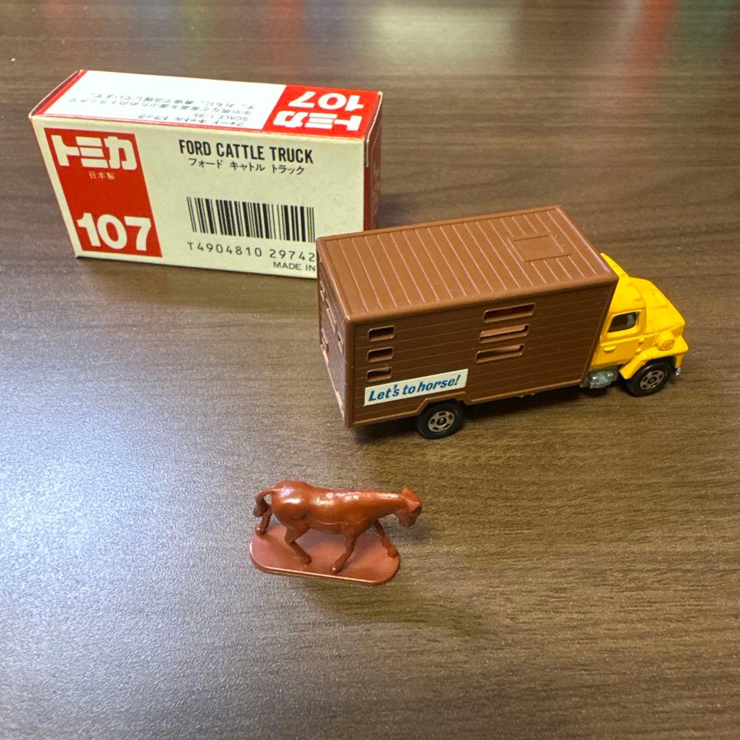 タータンです　トミカ フォードキャトルトラック 107 赤箱 日本製