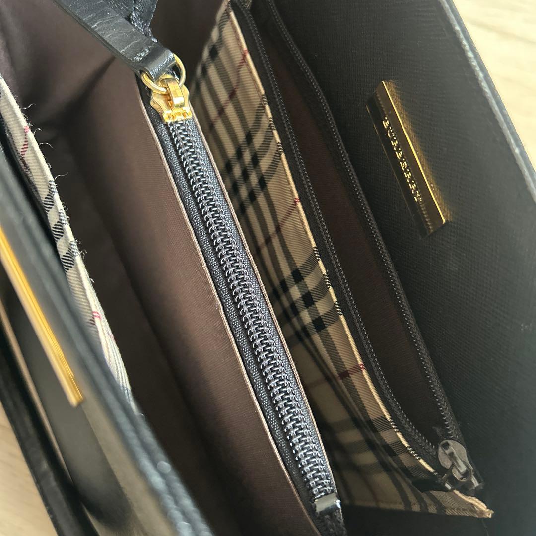 BURBERRY ブラック ハンドバッグ