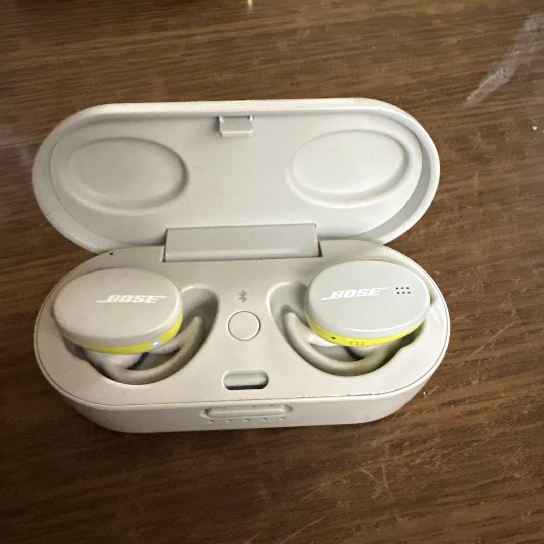 ヘッドホン Bose Sport Earbuds