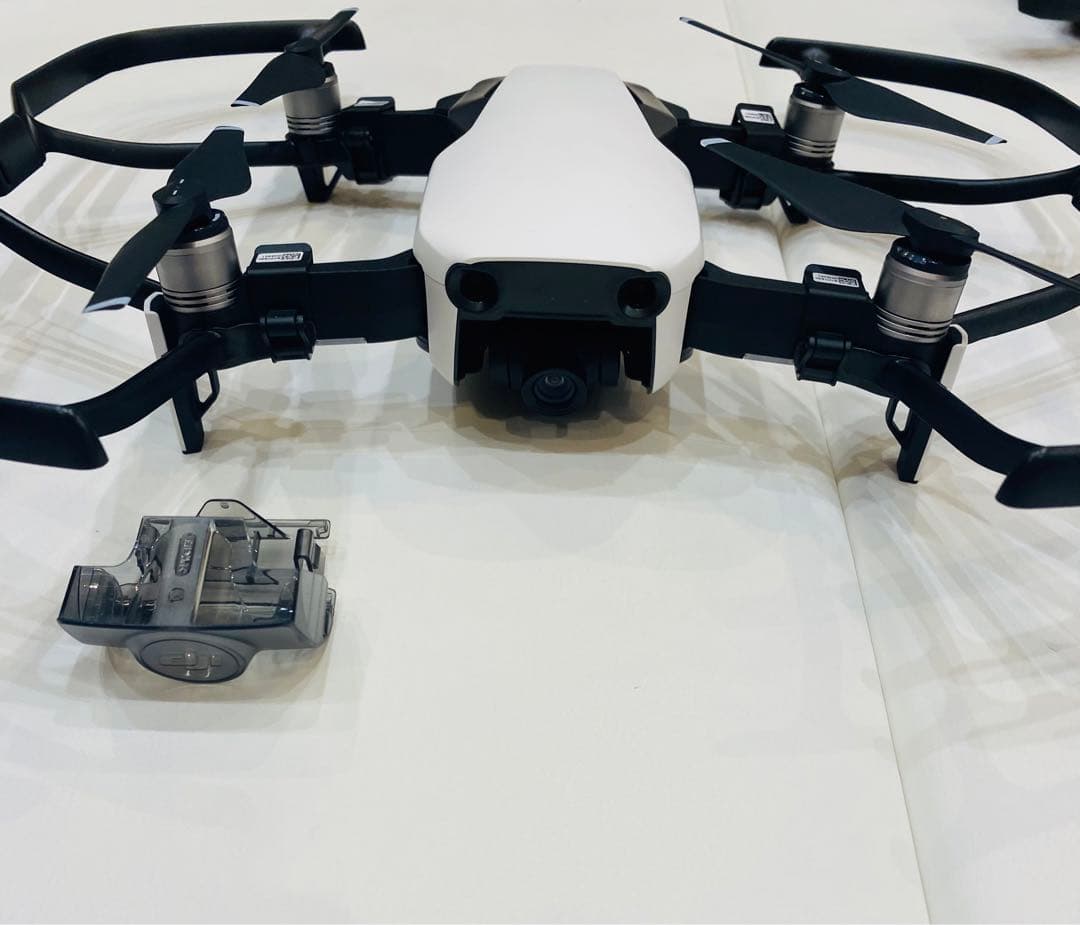 DJI Mavic Air アークティック ドローン ホワイト D-159572