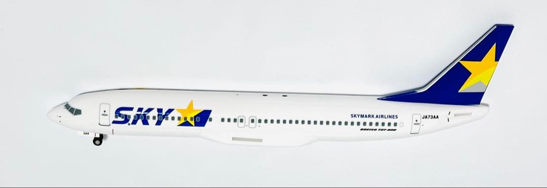 クロスウイング 1/130 B737-800 スカイマーク