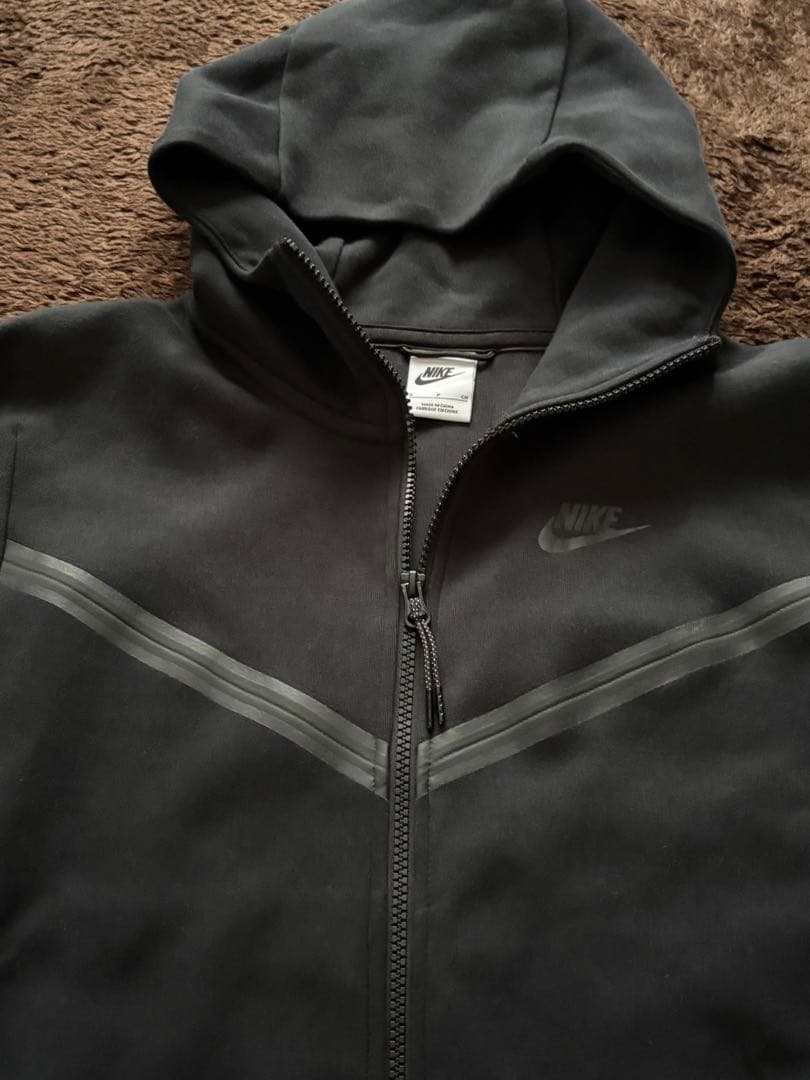 NIKE テックフリース　黒　Sサイズ
