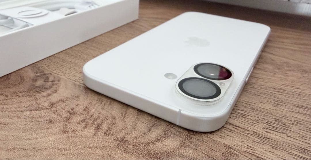 超美品 iPhone16 無印 128gb ホワイト 本体SIMフリー