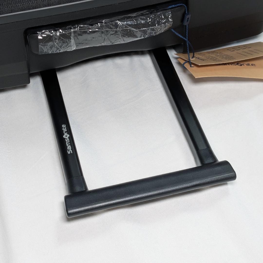 【未使用アウトレット】サムソナイト オクトライトネオ Mサイズ 拡張 即日発送可