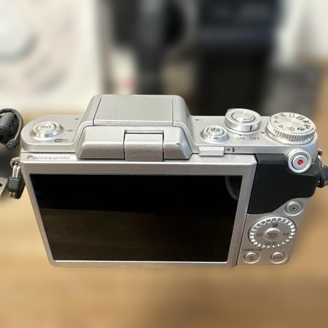 Panasonic LUMIX GF7 ボディミラーレス一眼カメラ