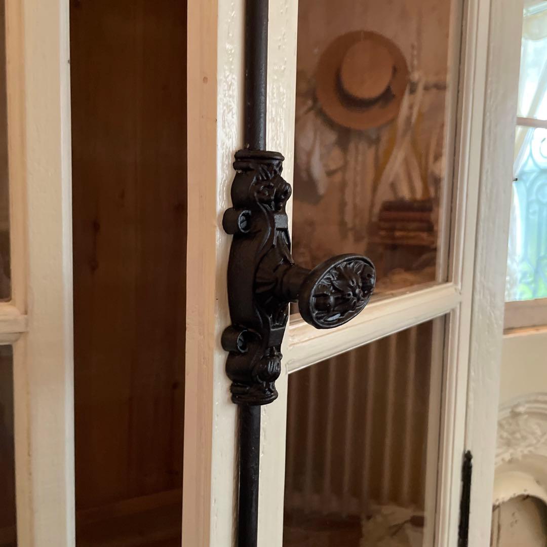 専用page〜✴︎フランスヴィンテージ✴︎グレモン錠ガラスキャビネット　リペア済み