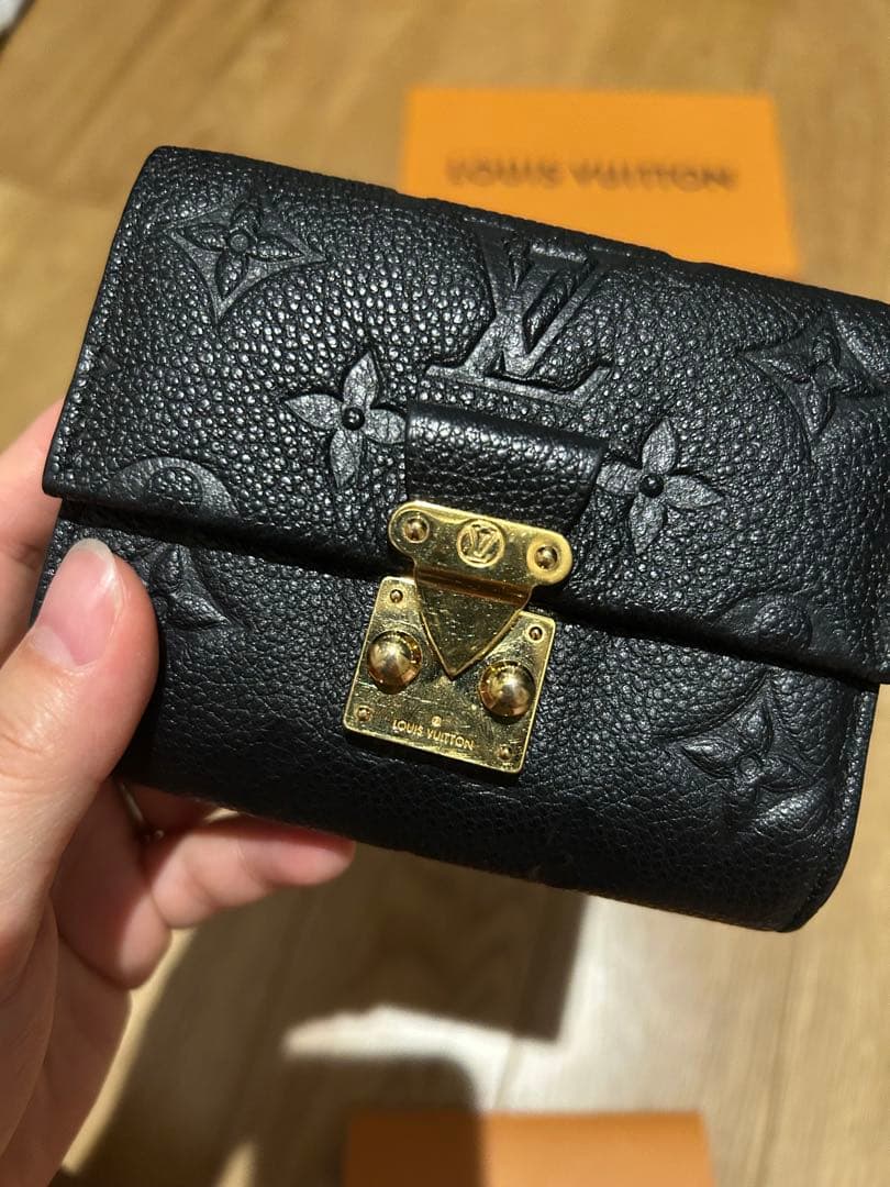 超美品 ルイヴィトン 現行 アンプラント ポルトフォイユメティスコンパクト 黒