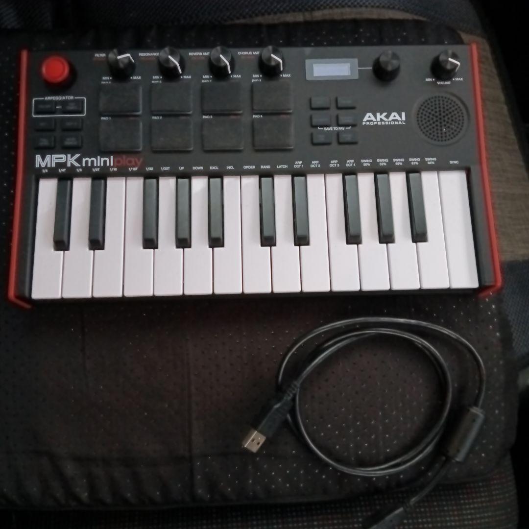 AKAI MPK mini play MK3 内蔵スピーカー付き