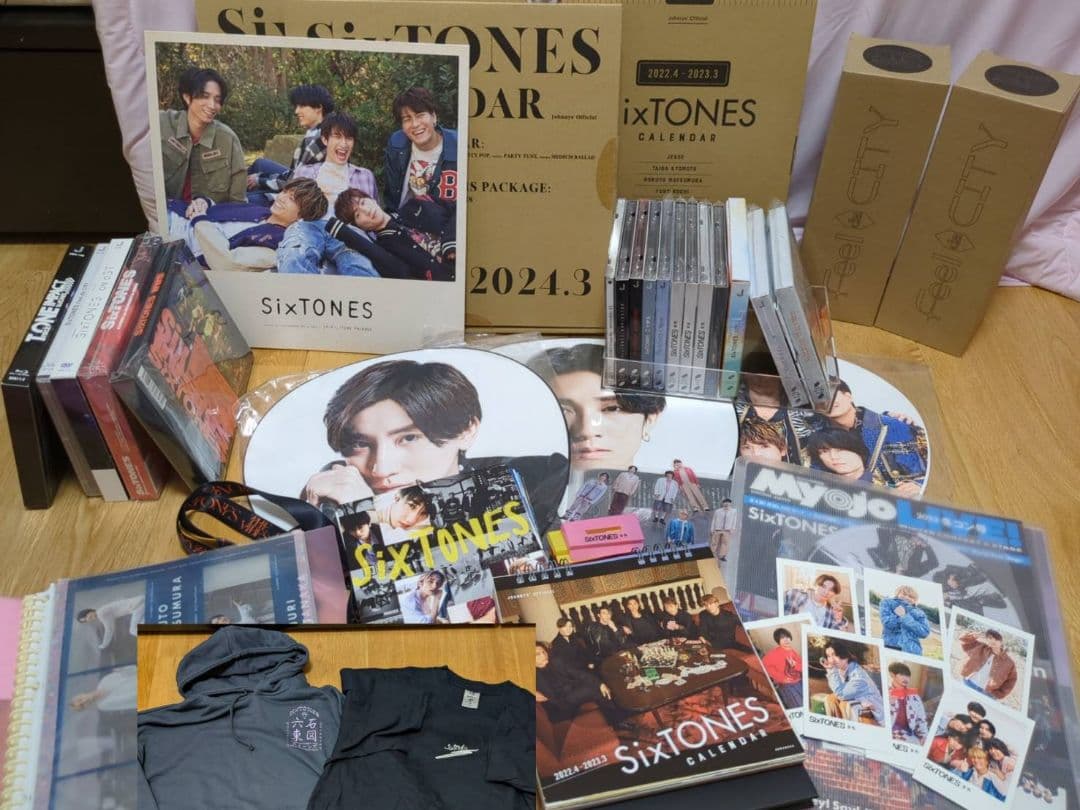 SixTONESグッズまとめ売り！