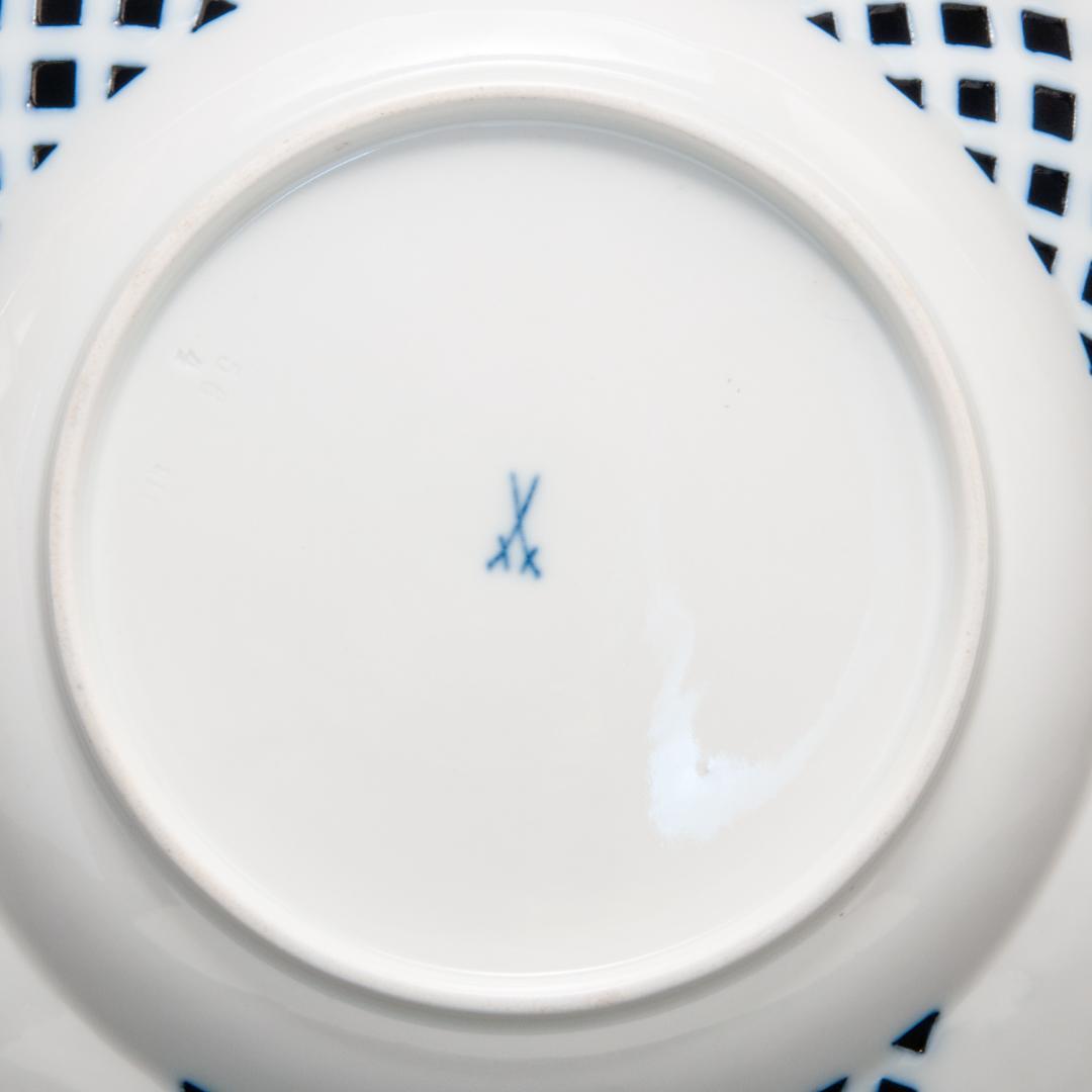 古マイセン 金彩 ワトー恋人文 コバルトロカイユ窓 透かし絵皿 直径 29cm