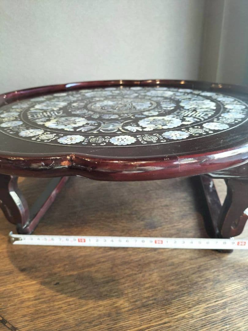 貝細工装飾の木製テーブル　御膳　螺鈿　使用感有