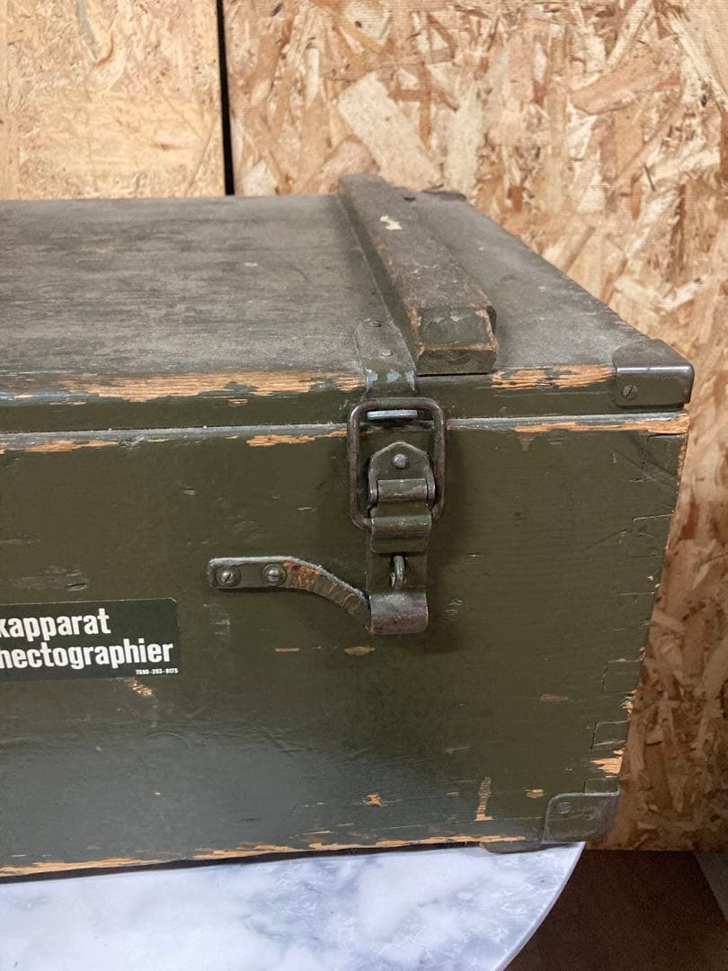 スイス Holzwerk rieder AG社　木製ミリタリーボックス。