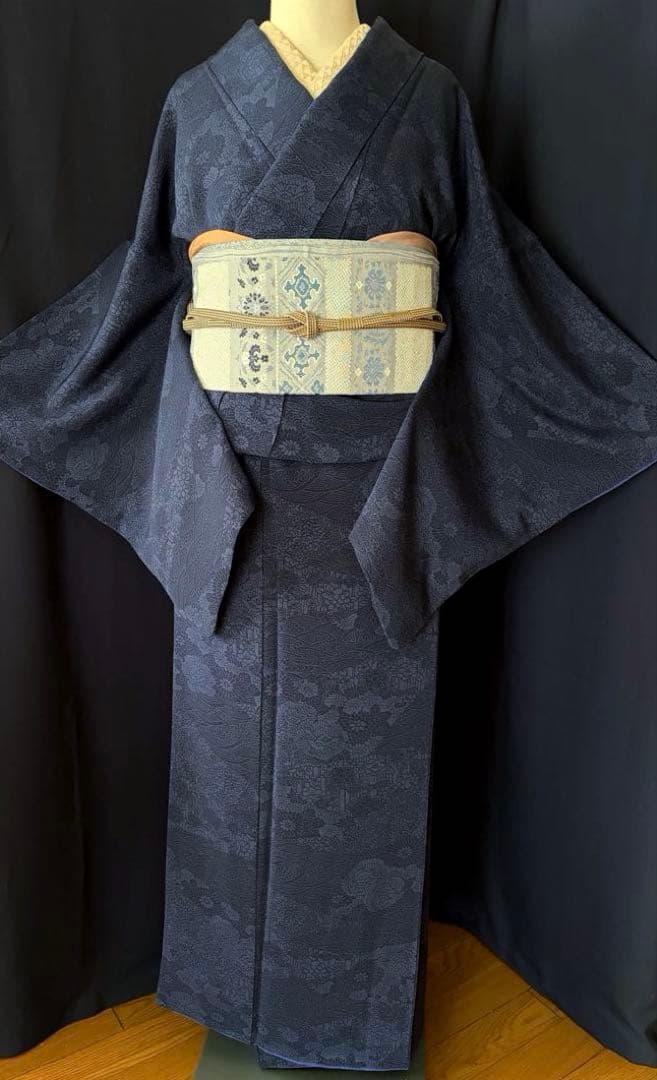 【小紋】徳島県阿波天然藍染 天然灰汁醗酵建 藍染の奥ゆかしさの魅力大