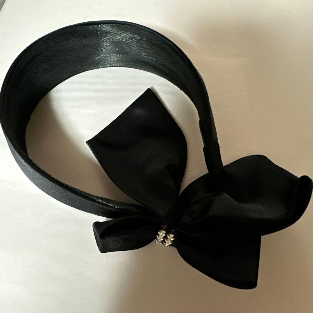 a c c aビジュー黒 サテン リボン付き ヘアバンド