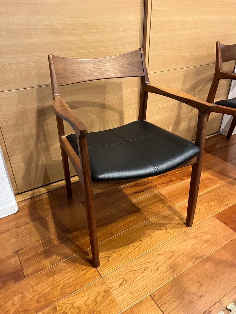 【かえる】ウォールナット アームチェア❷ 関家具