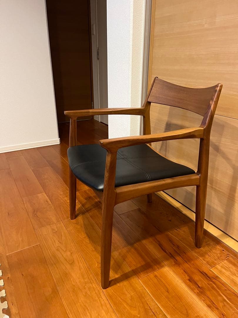 【かえる】ウォールナット アームチェア❷ 関家具