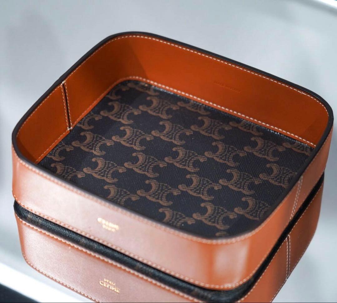 【正規品】CELINEトリオンフレザートレー アクセサリーボウル