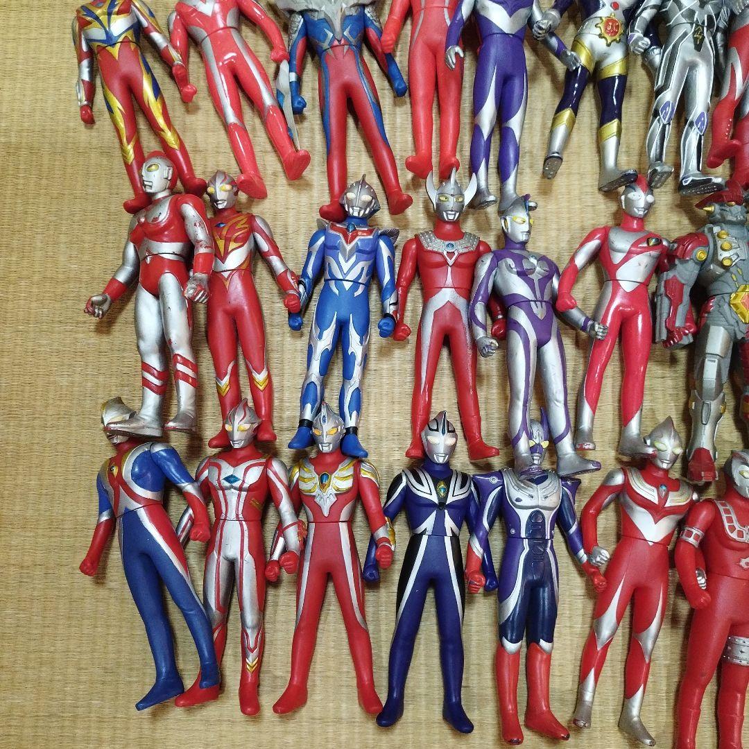 ウルトラマンフィギュアセット　54体