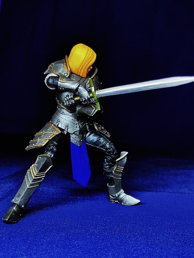 新品未開封 騎士 フィギュア